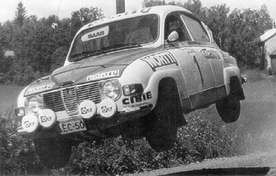 Simo Lampinen - John Davenport
23º Jyväskylän Suurajot - Rally of the 1000 Lakes 1973. Saab 96 V4 (AAN-302). Clasificado 4º.

Del 3 al 5 de Agosto, Jyväskylä.
Superficie: tierra.

El Rally tenia un total de 2079.00 km de los que 517.20 km divididos en 43 tramos eran especiales.

Se inscribieron 122 equipos, tomaron la salida 109, finalizaron 55.@
Palabras clave: Simo_Lampinen;John_Davenport;Finlandia;Saab;V4;1973
