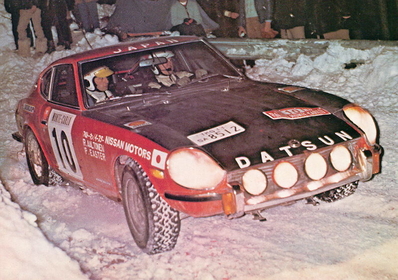 Rauno August Aaltonen - Paul Easter
42º Rallye Automobile de Monte-Carlo 1973. Datsun 240Z (TKS33SA8512). Clasificado 18º.

Del 19 al 26 de Enero, Monte-Carlo.
Superficie: asfalto - nieve.

El Rally tenia un total de 4800 km de los que 456.50 km divididos en 18 tramos eran especiales, (2 ellas fueron canceladas SS10 Col de la Porte de 18.25 Km y SS11 La Cabanette de 18.25Km).

Tomaron la salida 278 equipos, finalizaron 51.@
Palabras clave: ;Datsun;Montecarlo;Nieve;1973;Paul_Easter