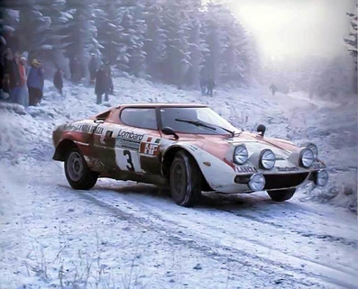 Sandro Munari - Piero Sodano
23º Lombard RAC Rally 1974. Lancia Stratos HF (TO L52901). Clasificado 3º.

Del 16 al 20 de Noviembre, York, Yorkshire, Inglaterra.
Superficie: tierra.

El Rally tenia un total de 2218 km con 84 tramos (6 de ellos fueron cancelados SS4 Heaton Park, SS17 Pantperthog, SS31 Dodington, SS44, SS47 Kielder 3 y SS58 Buchanan).

Se inscribieron 197 equipos, tomaron la salida 190, finalizaron 83.@
Palabras clave: Sandro_Munari;Piero_Sodano;Gran_Bretaña;1974;Lancia;Stratos;Nieve;Inglaterra