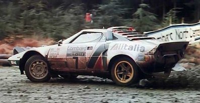 Sandro Munari - Silvio Maiga
25º Lombard RAC Rally 1976. Lancia Stratos HF (TO L64137). Clasificado 4º.

Del 27 al 30 de Noviembre, Bath, Inglaterra.
Superficie: tierra.

El Rally tenia un total de 3248 km de los que 504 km divididos en 76 tramos eran especiales, (6 de ellos fueron cancelados, SS2 Speech House, km? SS34 Greystoke, km? SS37 cancelada antes del inicio, km? SS41 Egdon, km? y SS42 Anglebury, km?).

Tomaron la salida 200 equipos, finalizaron 71.@
Palabras clave: Sandro_Munari;Silvio_Maiga;Lancia;Stratos;HF;Gran_Bretaña;1976