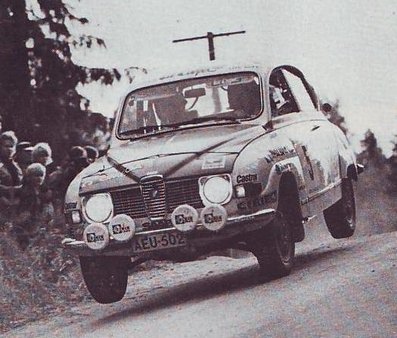 Simo Lampinen - Juhani Markkanen
26º Jyväskylän Suurajot - Rally of the 1000 Lakes 1976. Saab 96 V4 (AEU 502). Clasificado 5º.

Del 27 al 29 de Agosto, Jyväskylä.
Superficie: tierra.

El Rally tenia un total de 1475.00 km de los que 427.80 km divididos en 45 tramos eran especiales.

Se inscribieron 96 participantes, tomaron la salida 91, finalizaron 48.@
Palabras clave: Simo_Lampinen;Juhani_Markkanen;Saab;V4;Finlandia;1976