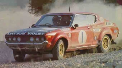 Harry Källström - Claes Billstam
24º Acropolis Rally 1977. Datsun Violet 160J (TKS56NI8638). Clasificado 3º.

Del 28 de Mayo al 3 de Junio, Atenas, Grecia.
Superficie: tierra.

El Rally tenia un total de 2760 km de los que 763.08 km divididos en 52 tramos eran especiales (tres de ellos fueron cancelados SS1 Dhekelia 1 de 13,40 km, SS16 Elati de 27.07 km y SS33 Dhekelia 2 de 13.40 km).

Tomaron la salida 165 equipos, finalizaron 29.@
Palabras clave: ;Claes_Billstam;Datsun;Violet;Grecia;1977;Acropolis