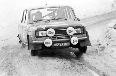 Salvador Cañellas Gual - Daniel Ferrater
45º Rallye Automobile de Monte-Carlo 1977. Seat 124D Especial 1800 (B-7272-BZ). Clasificado 4º.

Del 22 al 28 de Enero, Monte-Carlo .
Superficie: asfalto - nieve.

El Rally tenia un total de 4800 km de los que 540.50 km divididos en 27 tramos eran especiales (una de ellas fue cancelada SS2 Col de Fontbelle de 35.00 Km).

Se inscribieron 217 equipos, tomaron la salida 198, finalizaron 118 en lista, llegaron 47 en meta.@
Palabras clave: Salvador_Cañellas;Seat;Special;Montecarlo;Nieve;1977