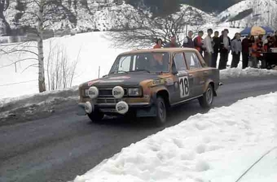 Salvador Cañellas Gual - Daniel Ferrater
45º Rallye Automobile de Monte-Carlo 1977. Seat 124D Especial 1800 (B-7272-BZ). Clasificado 4º.

Del 22 al 28 de Enero, Monte-Carlo .
Superficie: asfalto - nieve.

El Rally tenia un total de 4800 km de los que 540.50 km divididos en 27 tramos eran especiales (una de ellas fue cancelada SS2 Col de Fontbelle de 35.00 Km).

Se inscribieron 217 equipos, tomaron la salida 198, finalizaron 118 en lista, llegaron 47 en meta.@
Palabras clave: Salvador_Cañellas;Seat;Special;Montecarlo;Nieve;1977