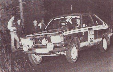 Henri Toivonen - Antero Lindqvist
27º Jyväskylän Suurajot - Rally of the 1000 Lakes 1977. Chrysler Avenger (UHX-510).

Clasificado 5º por detrás de pilotos como Bjorn Waldegard 3º (Ford Escort RS 1800 MKII) a 16' 03" ó como de Timo Salonen 2º (Fiat 131 Abarth) a 21' 09".

Y por delante de pilotos que abandonaron por diferentes causas y/o problemas como Markku Alén, Pentti Airikkala, Stig Blomqvist, Hannu Mikkola, Ari Vatanen, Simo Lampinen, Timo Makinen, Per Eklund, Leo Kinnunen... Henri tenía 21 años.

Del 26 al 27 de Agosto, Jyväskylä, Finlandia.
Superficie: tierra.

El Rally tenia un total de 1484 km de los que 452.90 km divididos en 46 tramos eran especiales, (uno de ellos fue cancelado SS14 Vaarinmaja).

Se inscribieron 102 equipos, tomaron la salida 99, finalizaron 44.
@
Palabras clave: Henri_Toivonen;Antero_Lindqvist;Chrysler;Avenger;Finlandia;1977