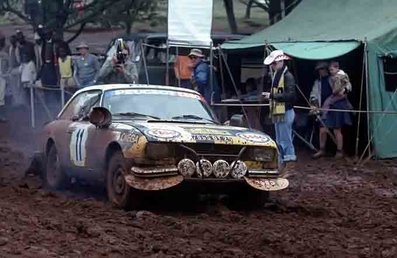 Jean-Pierre Nicolas - Jean Todt
25º Safari Rally 1977. Peugeot 504 V6 Coupé. Abandonó por problemas de motor.

Del 7 al 11 de Abril, Nairobi, Kenya, Africa.
Superficie: tierra.

El Rally tenia un total de 5949 km con 81 controles horarios.

Tomaron la salida 61 equipos,finalizaron 12.@
Palabras clave: Jean-Pierre_Nicolas;Jean_Todt;Peugeot;Coupé;Safari;1977