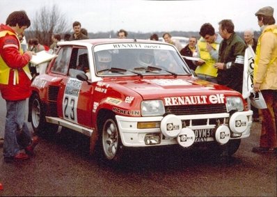 Bruno Saby - Jean-Marc Andrié
30º Lombard RAC Rally 1981. Renault 5 Turbo. Abandonó por accidente en SS11 Wark.

Del 22 al 24 de Noviembre, Chester, Cheshire, Inglaterra.
Superficie: asfalto - tierra.

El Rally tenia un total de 2720.00 km de los que 722.00 km divididos en 65 tramos eran especiales.

Se inscribieron 154 equipos, tomaron la salida 151, finalizaron 54.@
Palabras clave: Bruno_Saby;Jean-Marc_Andrie;Renault;Turbo;Gran_Bretaña;1981