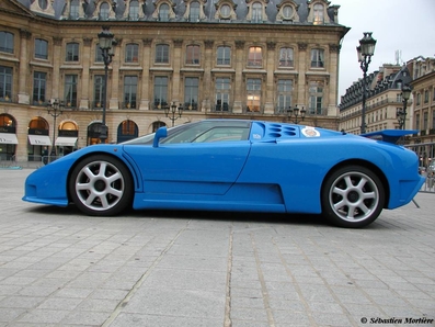EB110
Palabras clave: Bugatti;EB110;Deportivos