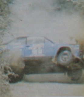 Attilio Bettega - Arnaldo Bernacchini
22º Rally Sanremo 1980. Fiat 131 Abarth (TO P35975). Clasificado 6º.

Del 6 al 11 de Octubre, Sanremo, Imperia, Liguria, Italia.
Superficie: asfalto - tierra.

El Rally tenia un total de 2868 km de los que 821 km divididos en 51 tramos eran especiales, (2 de ellas fueron canceladas SS7 y SS8).

Se inscribieron 88 equipos, tomaron la salida 77, finalizaron 19.@
Palabras clave: Fiat;Abarth;Attilio_Bettega;Crash;Sanremo;1980