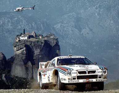 Attilio Bettega - Maurizio Perissinot
30º Rothmans Acropolis Rally 1983. Lancia Rally 037. Clasificado 5º.

Del 30 de Mayo al 2 de Junio, Atenas, Grecia.
Superficie: tierra.

El Rally tenia un total de 2264 km de los que 843.30 km divididos en 45 tramos eran especiales, (uno de ellos fue cancelado SS22 Tsouka de 6.57 km).

Tomaron la salida 120 equipos, finalizaron 36.

Foto en SS Meteora
@
Palabras clave: Lancia;Rally;Meteora;Grecia;Grupo_B;1983;Acropolis