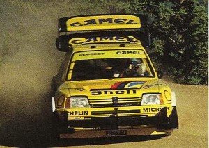 Subida Pikes Peak 1987
Peugeot 205 T16 con unos 550cv, apéndices aerodinámicos, un segundo alerón trasero sobre-elevado y un alerón delantero adelantado.

Pilotado por Ari Vatanen (Jean Todt como jefe de equipo).
@
Palabras clave: Ari_Vatanen;Peugeot;T16;Grupo_B;Pikes_Peak;1987