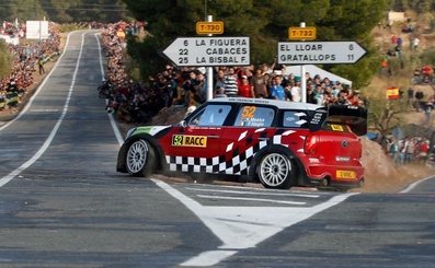 Kris Meeke - Nagle Paul
22-10-2011
47º Rally Catalunya-Costa Daurada 2011. Mini John Cooper Works. Clasificado 5º.
Tramo: El Priorat de 45,97 Km SS7-SS10, (tramo mà¡s largo del Mundial).
Situaciòn: cruce El Molar. Sitio mà­tico del Rally para los aficionados, con un cruce de 180º, donde el freno de mano y las derrapadas suelen ser habituales.@
Palabras clave: Kris_Meeke;Nagle_Paul;Mini;Cooper;Catalunya;2011;cruce_molar