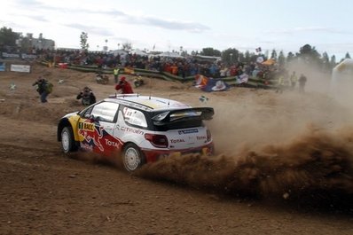 Sébastien Loeb - Daniel Elena
47º RallyRACC Catalunya - Costa Daurada 2011. Citröen DS3 WRC (BK-317-DW). Clasificado 1º, obteniendo el Campeonato del Mundo de Marcas para Citröen.
Citroën Total WRT

Celebrando la victoria que le acercaba a su 8º Campeonato del Mundo de pilotos consecutivo. Que se decidirÍa en la última prueba del calendario, Rally de Gran Bretaña.

Del 20 al 23 de Octubre, Salou, Tarragona, Catalunya, España.
Superficie: asfalto -tierra.

El Rally constaba de 3 etapas con un total de 1589.90 km de los que 406.52 km divididos en tramos eran cronometrados.

Tomaron las salida 58 equipos, finalizaron 44.
@
Palabras clave: Citroen;DS3;WRC;Catalunya;2011;España;Spain