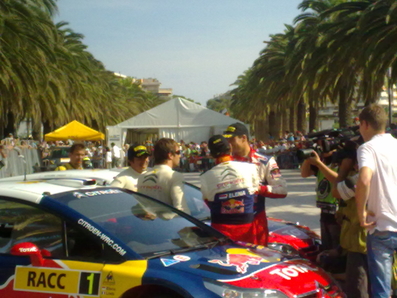 Parque Cerrado Final Rally del 46º Catalunya Costa-Daurada 2010 (Salou)
Citröen C4 WRC de Sébastien Loeb - Daniel Elena, clasificado 1º.
En la imagen Sébastien Loeb, Daniel Elena, Daniel Sordo y Marc Martà­ hablando.
24-10-2010
Palabras clave: Sébastien_Loeb;Citroen;WRC;Catalunya;2010;parque_cerrado;Personajes