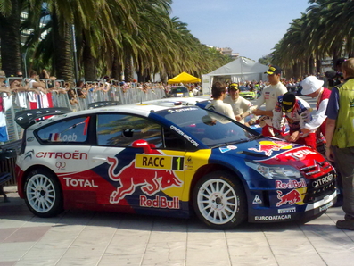 Parque Cerrado Final Rally del 46º Catalunya Costa-Daurada 2010 (Salou)
Citröen C4 WRC de Sébastien Loeb - Daniel Elena. Clasificado 1º.
En la imagen Sébastien y Daniel Sordo hablando.
24-10-2010.
Palabras clave: Sébastien_Loeb;Citroen;WRC;Catalunya;2010;Parque_cerrado;Personajes