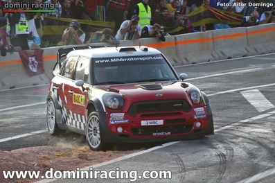 Dani Sordo - Carlos del Barrio
47º Rally Catalunya-Costa Daurada 2011. Mini John Cooper Works. Clasificado 4º.
Tramo: El Priorat de 45,97 Km SS7-SS10, (tramo mà¡s largo del Mundial).
Situaciòn: Cruce El Molar. Sitio mà­tico del Rally para los aficionados, con un cruce de 180º, donde el freno de mano y las derrapadas suelen ser habituales.@
Palabras clave: ;Mini;Cooper;Catalunya;2011;cruce_molar