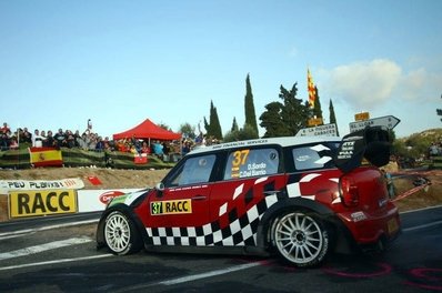 Dani Sordo - Carlos del Barrio
22-10-2011
47º Rally Catalunya-Costa Daurada. Mini John Cooper Works. Clasificado 4º.
22-10-2011
Tramo: El Priorat de 45,97 Km SS7-SS10, (tramo mà¡s largo del Mundial).
Situaciòn: El Molar. Sitio mà­tico del Rally para los aficionados, con un cruce de 180º, donde el freno de mano y las derrapadas suelen ser habituales.@
Palabras clave: Dani_Sordo;Carlos_del-Barrio_Corral;Mini;Cooper;Catalunya;2011;cruce_molar