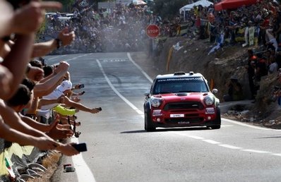 Dani Sordo - Carlos del Barrio
22-10-2011
47º Rally Catalunya-Costa Daurada. Mini John Cooper Works. Clasificado 4º.
Tramo: El Priorat de 45,97 Km SS7-SS10, (tramo mà¡s largo del Mundial).
Situaciòn: Recta después del cruce de El Molar. Sitio mà­tico del Rally para los aficionados, con un cruce de 180º, donde el freno de mano y las derrapadas suelen ser habituales.@
Palabras clave: Kris_Meeke;Nagle_Paul;Mini;Cooper;Catalunya;2011;cruce_molar