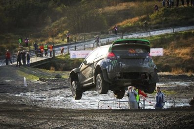 Ken Block - Alessandro Gelsomino
67º Rally de Gales GB 2011. Ford Fiesta RS WRC. Clasificado 9º.
Palabras clave: Ken_Block;Ford;Fiesta;RS;WRC;Gran_Bretaña;Gales;2011;saltos