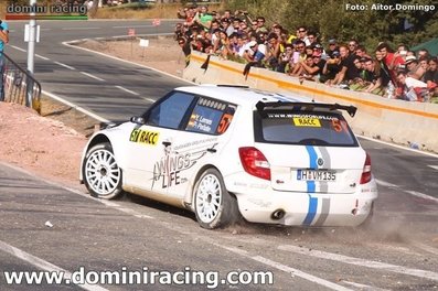 Yeray Lemes - Rogelio Peñate
22-20-2011
47º Rally Catalunya-Costa Daurada 2011. Skoda Fabia S2000. Clasificado 14º. (4º en SWRC).
Tramo: El Priorat de 45,97 Km SS7-SS10, (tramo mà¡s largo del Mundial).
Situaciòn: El Molar. Sitio mà­tico del Rally para los aficionados, con un cruce de 180º, donde el freno de mano y las derrapadas suelen ser habituales.
Palabras clave: Yeray_Lemes;Rogelio_Peñate;Skoda;Fabia;S2000;Catalunya;2011;cruce_molar