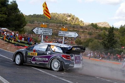 Peter Van Merksteijn - Erwin Mombaert
22-10-2011
47º Rally Catalunya-Costa Daurada 2011. Citröen DS3 WRC. Clasificado 17º.
Tramo: El Priorat de 45,97 Km SS7-SS10, (tramo mà¡s largo del Mundial).
Situaciòn: El Molar. Sitio mà­tico del Rally para los aficionados, con un cruce de 180º, donde el freno de mano y las derrapadas suelen ser habituales.
Palabras clave: Peter_Van-Merksteijn;Erwin_Mombaert;Citroen;DS3;WRC;Catalunya;2011;cruce_molar