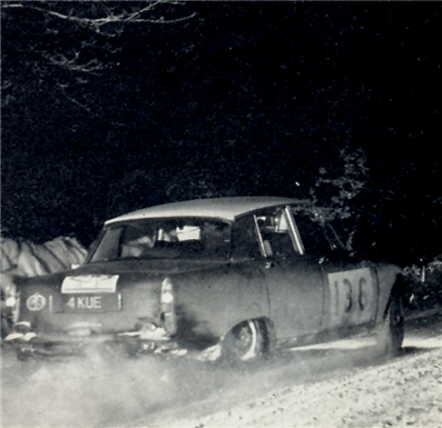 Roger Albert Clark - Arnold Porter
34º Rallye Automobile de Monte-Carlo 1965. Rover 2000 (4 KUE). Clasificado 6º.

Del 16 al 25 de Enero, Monte-Carlo.
Superficie: asfalto - nieve.

Se inscribieron 275 equipos, tomaron la salida 237, finalizaron 35.@
Palabras clave: ;Rover;2000;Montecarlo;1965;nieve