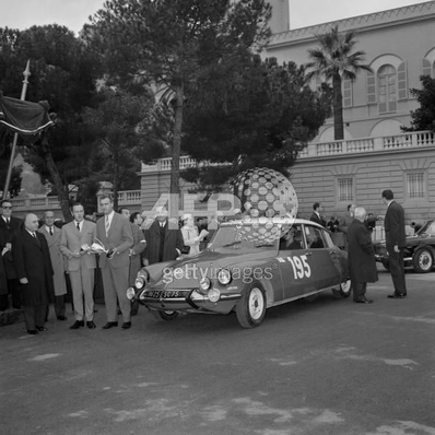 Pauli Toivonen - Ensio Mikkander
35º Rallye Automobile de Monte-Carlo 1966. Citroën DS 21 (3427 HP 75). Clasificado 1º.

Del 14 al 20 de Enero, Monte-Carlo.
Superficie: asfalto - nieve.

119 equipos completaron el rally en su totalidad.
A partir de la posición 120, los equipos no se clasificaron para el tramo final, pero fueron clasificados oficialmente.

Tomaron la salida 322 equipos, finalizaron 184.
@
Palabras clave: Pauli_Toivonen;Ensio_Mikkander;Citroen;DS;Montecarlo;1966