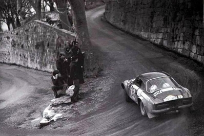 Jean-Pierre Nicolas - Michel Vial
41º Rallye Automobile de Monte-Carlo 1972. Alpine-Renault A110 1600 (935 HB 76). Clasificado 33º.

Del 21 al 28 de Enero, Monte-Carlo.
Superficie: asfalto - nieve.

El Rally constaba de 2 etapas y 437.50 km cronometrados divididos en 16 tramos especiales.

Se inscribieron 299 equipos, tomaron la salida 264, finalizaron 40.@
Palabras clave: ;Renault;Alpine;A110;Montecarlo;1972