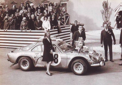 Jean-Claude Andruet - Michèle Espinos-Petit (Biche)
42º Rallye Automobile de Monte-Carlo 1973. Renault Alpine A110 1800 (8693 HG 76). Clasificado 1º.

Del 19 al 26 de Enero, Monte-Carlo.
Superficie: asfalto - nieve.

El Rally tenia un total de 4800 km de los que 456.50 km divididos en 18 tramos eran especiales, (2 ellas fueron canceladas SS10 Col de la Porte de 18.25 Km y SS11 La Cabanette de 18.25Km).

Tomaron la salida 278 equipos, finalizaron 51.

Para mas informacion [url=http://wp.me/p74eqQ-f] Click en la foto o aquí si esta azul[/url]
@
Palabras clave: ;Michèle_Espinosi-Petit;Renault;Alpine;A110;Montecarlo;1973