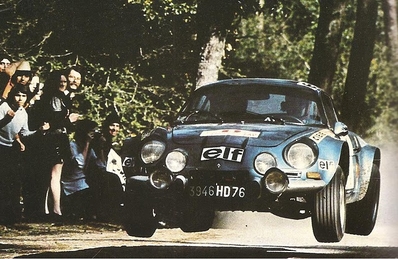 Bernard Darniche - Alain Mahé
7º TAP Rallye de Portugal 1973. Renault Alpine A110-1800 (3946 HD 76). Abandonó por el diferencial del coche.

Del 13 al 18 de Marzo, Estoril, Cascais, Lisboa, Portugal.
Superficie: asfalto - tierra.

El Rally tenia un total de 4600.00 km de los que 397.50 km divididos en 32 tramos eran especiales.

Se inscribieron 90 equipos, tomaron la salida 79, finalizaron 23.@
Palabras clave: ;Alpine;Austria;A110;Portugal;1973