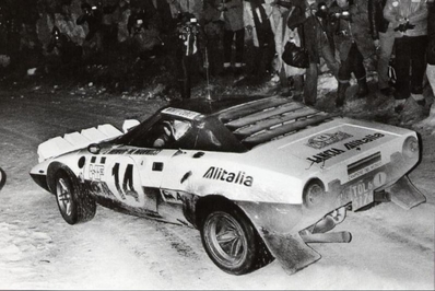 Sandro Munari - Mario Mannucci
43º Rallye Automobile de Monte-Carlo 1975. Lancia Stratos HF (TO L65176). Clasificado 1º.

Del 15 al 23 de Enero, Monte Carlo.
Superficie: asfalto - nieve.

El Rally tenia un total de 2,345.00 Km de los que 472.00 Km divididos en 22 tramos eran especiales.

Se inscribieron 114 equipos, tomaron la salida 96, finalizaron 43.@
Palabras clave: Sandro_Munari;Montecarlo;Nieve;Lancia;Stratos;1975