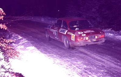 Guy Fréquelin - Christian Delferrier
43º Rallye Automobile de Monte-Carlo 1975. Alfa Romeo 2000 GTV (559 JD 52). Clasificado 8º.

Del 15 al 23 de Enero, Monte Carlo.
Superficie: asfalto - nieve.

El Rally tenia un total de 2,345.00 Km de los que 472.00 Km divididos en 22 tramos eran especiales.

Se inscribieron 114 equipos, tomaron la salida 96, finalizaron 43.@
Palabras clave: ;Alfa_Romeo;Alfa_Romeo;2000;GTV;Montecarlo;1975
