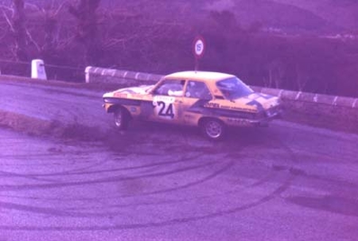 Anders Kulläng - Claes-Göran Andersson
43º Rallye Automobile de Monte-Carlo 1975. Opel Ascona (GG-DS 438). Abandonó por accidente en tramo de enlace después de SS7 Burzet - Freyssenet de 45.00 km.

Del 15 al 23 de Enero, Monte Carlo.
Superficie: asfalto - nieve.

El Rally tenia un total de 2,345.00 Km de los que 472.00 Km divididos en 22 tramos eran especiales.

Se inscribieron 114 equipos, tomaron la salida 96, finalizaron 43.

Foto 2 de 2
@
Palabras clave: ;Opel;Ascona;Montecarlo;1975