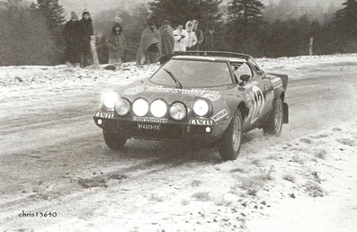 Bernard Darniche - Alain Mahé
44º Rallye Automobile de Monte-Carlo 1976. Lancia Stratos HF (TO N14329). Clasificado 3º.

Del 17 al 24 de Enero, Monte-Carlo.
Superficie: asfalto - nieve.

El Rally tenia un total de 4500 km de los que 530.50 km divididos en 23 tramos eran especiales.

Se inscribieron 163 equipos, tomaron la salida 148, finalizaron 84.@
Palabras clave: ;Lancia;Stratos;Montecarlo;1976;nieve
