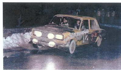 Antonio Zanini Sans - Juan-Jose Petisco
45º Rallye Automobile de Monte-Carlo 1977. Seat 124D Especial 1800 (B-7271-BZ). Clasificado 3º.

Del 22 al 28 de Enero, Monte-Carlo .
Superficie: asfalto - nieve.

El Rally tenia un total de 4800 km de los que 540.50 km divididos en 27 tramos eran especiales (una de ellas fue cancelada SS2 Col de Fontbelle de 35.00 Km).

Se inscribieron 217 equipos, tomaron la salida 198, finalizaron 118 en lista, llegaron 47 en meta.@
Palabras clave: ;Juan-Jose_Petisco;Seat;Montecarlo;Nieve;1977
