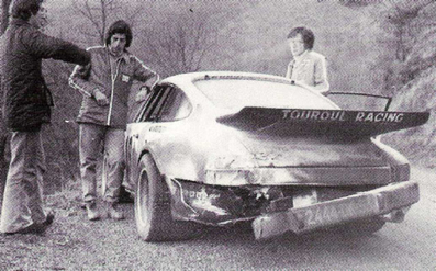 Bernard Béguin - Guy Gillot
45º Rallye Automobile de Monte-Carlo 1977. Porsche 911 Carrera (2444 DK 93). Abandonó por fuego en SS3 Roquesteron - Bouyon de 19.00 Km.

Del 22 al 28 de Enero, Monte-Carlo .
Superficie: asfalto - nieve.

El Rally tenia un total de 4800 km de los que 540.50 km divididos en 27 tramos eran especiales (una de ellas fue cancelada SS2 Col de Fontbelle de 35.00 Km).

Se inscribieron 217 equipos, tomaron la salida 198, finalizaron 118 en lista, llegaron 47 en meta.@
Palabras clave: ;Guy_Gillot;Porsche;Montecarlo;Personajes;detalles;1977