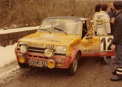 Guy Fréquelin - Jacques Delaval
46º Rallye Automobile de Monte-Carlo 1978. Renault 5 Alpine (6517 JU 76). Clasificado 3º.

Del 21 al 27 de Enero, Monte-Carlo.
Superficie: asfalto - nieve.

El Rally tenia un total de 4600 km de los que 570 km divididos en 29 tramos eran especiales (5 de ellas fueron canceladas SS8 Col du Fanget de 10 Km, SS10 Serre Chevalier de 10 Km, SS11 Col du Lautaret de 15 Km, SS14 Saint Pierreville de 16 Km y SS15 Burzet de 44 Km).

Se inscribieron 231 equipos, tomaron la salida 216, finalizaron 129.@
Palabras clave: ;Renault;Alpine;Montecarlo;1978