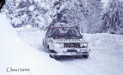 Bernard Darniche - Alain Mahé
46º Rallye Automobile de Monte-Carlo 1978. Fiat 131 Abarth (TO R19728). Clasificado 5º.

Del 21 al 27 de Enero, Monte-Carlo.
Superficie: asfalto - nieve.

El Rally tenia un total de 4600 km de los que 570 km divididos en 29 tramos eran especiales (5 de ellas fueron canceladas SS8 Col du Fanget de 10 Km, SS10 Serre Chevalier de 10 Km, SS11 Col du Lautaret de 15 Km, SS14 Saint Pierreville de 16 Km y SS15 Burzet de 44 Km).

Se inscribieron 231 equipos, tomaron la salida 216, finalizaron 129.@
Palabras clave: ;Fiat;Abarth;Montecarlo;1978;nieve