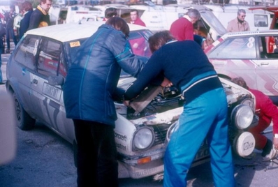Ari Vatanen - David Richards
47º Rallye Automobile de Monte-Carlo 1979. Ford Fiesta 1600S (9543 GR 92). Clasificado 10º.

Del 20 al 26 de Enero, Monte-Carlo.
Superficie: asfalto - nieve - hielo.

El Rally tenia un total de 2554.00 km de los que 619.00 km divididos en 30 tramos eran especiales (1 de ellos fue cancelado SS13 St Barthelemy de 19 Km).

Se inscribieron 255 equipos, tomaron la salida 233, finalizaron 84.@
Palabras clave: ;Ford;Fiesta;Montecarlo;Asistencias;1979