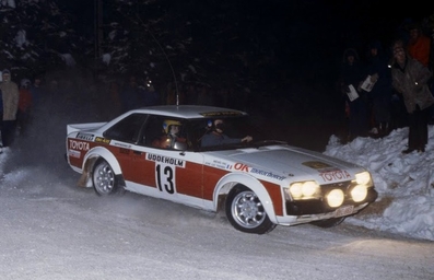 Jean-Luc Thérier - Michel Vial
29º International Suecia Rally 1979. Toyota Celica RA40 (BYC-883). Abandonó por accidente en SS11 Trehorningen - Borrsjon 1 de 22 Km.

Del 16 al 18. de Febrero, Karlstad, Suecia.
Superficie: nieve - hielo. 

El Rally tenia un total de 1,445.00 Km de los que 630.00 Km divididos en 38 tramos eran especiales.

Se inscribieron 113 equipos, tomaron la salida 113, finalizaron 39.@
Palabras clave: ;Toyota;Celica;Suecia;nieve;1979