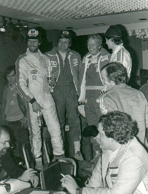 Henri Toivonen - Paul White y Hannu Mikkola - Arne Hertz
29º Lombard Rac Rally 1980

1º y 2º clasificados del Rally, con Talbot Lotus Sunbeam (KKV 444V) y Ford Escort RS 1800 MKII (EUW 939V) respectivamente.

Henri tenía 24 años.
Esta victoria supuso entre otras cosas ser el piloto mas joven en ganar una prueba del Mundial de Rallyes, record que mantuvo en su poder durante 28 años, hasta que su compatriota Jari-Matti Latvala le superó al ganar el Rallye de Suecia 2008 con sus 22 años y 313 días.

Del 16 al 19 de Noviembre, Bath, Inglaterra.
Superficie: asfalto - tierra.

El Rally tenia un total de 2896 km de los que 708.09 km divididos en 70 tramos eran especiales, (3 de ellas fueron canceladas SS10 Kilburn de 3.06 Km, SS18 Guisborough de 7.24 Km y SS19 Ingleby de 4.02 Km).

Se inscribieron 150 equipos. tomaron la salida 142, finalizaron 48.@
Palabras clave: Henri_Toivonen;Personajes;1980;Finlandia;