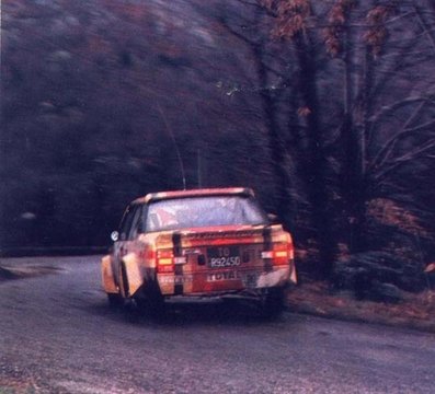 Michèle Mouton - Annie Arrii
48º Rallye Automobile de Monte-Carlo 1980. Fiat 131 Abarth (TO R92450). Clasificada 7ª y 1ª en Copa de Damas.

Del 19 al 25 de Enero, Monte-Carlo.
Superficie: asfalto - nieve.

El Rally tenia un total de 3063.30 km de los que 695.30 km divididos en 33 tramos eran especiales (4 de ellas fueron canceladas SS17 Pont du Fosse - Romette de 21 Km, SS20 Col du Corobin de 15 Km, SS32 Pont des Miolans - St Auban 2 de 24 Km y SS33 Roquesteron - Boyon 3 de 18 Km).

Se inscribieron 255 equipos, tomaron la salida 237, finalizaron 88.@
Palabras clave: Michele_Mouton;Annie_Arrii;Montecarlo;Fiat;Abarth;1980;Mujeres;Womens