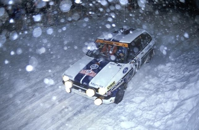 Salvador Servià i Costa  - Alex Brustenga
48º Rallye Automobile de Monte-Carlo 1980. Ford Fiesta 1600 (B-8267-DX) Clasificado 9º, empatado a tiempo con Alain Coppier - Josépha Laloz con Porsche 911 SC (6905 RQ 34).

Del 19 al 25 de Enero, Monte-Carlo.
Superficie: asfalto - nieve.

El Rally tenia un total de 3063.30 km de los que 695.30 km divididos en 33 tramos eran especiales, (4 de ellas fueron canceladas SS17 Pont du Fosse - Romette de 21 Km, SS20 Col du Corobin de 15 Km, SS32 Pont des Miolans - St Auban 2 de 24 Km y SS33 Roquesteron - Boyon 3 de 18 Km).

Se inscribieron 255 equipos, tomaron la salida 237, finalizaron 88.@
Palabras clave: Salvador_Servia;Ford;Fiesta;Montecarlo;1980;nieve