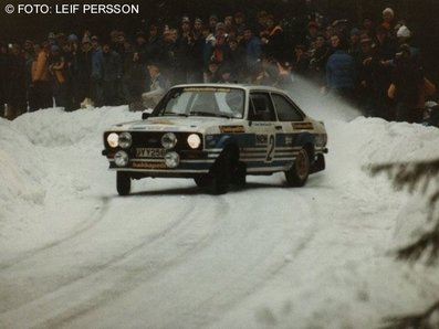 Ari Vatanen - Terry Harryman
32º International Swedish Rally 1982. Ford Escort RS 1800 MKII (UY Y256S). Clasificado 2º.
David Sutton Motorsport

Del 12 al 14 de Enero, Karlstad, Suecia.
Superficie: nieve - hielo. 

El Rally tenia un total de 1390 km de los que 358 km divididos en 25 tramos eran especiales (2 de ellas fueron canceladas SS11 Rada de 6 Km y S14 Klaralven de 8 Km).

Tomaron la salida 116 equipos, finalizaron 68.@
Palabras clave: Ari_Vatanen;Terry_Harryman;Ford;Escort;RS;MKII;Suecia;nieve;1982