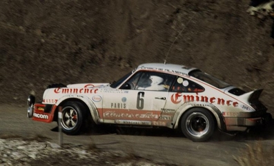 Björn Waldegard - Hans Thorszelius
50º Rallye Automobile de Monte-Carlo 1982. Porsche 911 SC (4852 SC 34).

En el último tramo del Rally SS32 Loda - Lucéram 2 de 16.52 km se le bloqueo la caja de cambios en el Col de St Roch, realizando todo el descenso hacia final de tramo en Lucerem marcha atrás, abandonando despues de finalizar el tramo.
Como era el final de la etapa comun, en la ultima etapa del Turini solo salian los 100 primeros, quedando finalmente clasificado el 92º.

Del 16 al 22 de Enero, Monte Carlo.
Superficie: asfalto - nieve.

El Rally tenia un total de 4082.71 km de los que 747.81 km divididos en 32 tramos eran especiales, (2 de ellas fueron canceladas SS7 Trigance - Chateauvieux 1 de 28,53 Km y SS15 St Jean en Royans - La Chapelle en Vercors de 38,67 Km).

Se inscribieron 306 equipos, tomaron la salida 299, finalizaron 140.
@
Palabras clave: ;Hans_Thorszelius;Porsche;SC;Montecarlo;1982