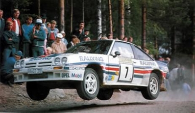 Henri Toivonen - Fred Gallagher
33º 1000 Lakes Rally 1983. Opel Manta 400 (GG-CT 310). Abandonó por daños de motor a causa de una salida de pista en SS39 Kraakkio de 10.51 Km.

Del 26 al 28 de Agosto, Jyväskylä, Finlandia. Superficie: tierra.

El Rally tenia un total de 1461.00 km de los que 472.63 km divididos en 50 tramos eran especiales.

Se inscribieron 180 equipos, tomaron la salida 174, finalizaron 71.@
Palabras clave: Henri_Toivonen;opel;manta;Finlandia;grupo_b;1983