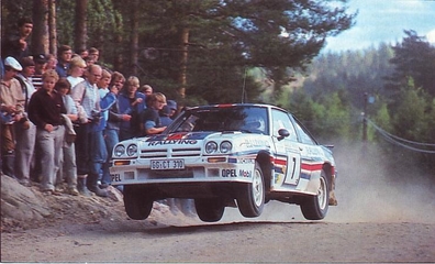 Henri Toivonen - Fred Gallagher
33º 1000 Lakes Rally 1983. Opel Manta 400 (GG-CT 310). Abandonó por daños de motor a causa de una salida de pista en SS39 Kraakkio de 10.51 Km.

Del 26 al 28 de Agosto, Jyväskylä, Finlandia. Superficie: tierra.

El Rally tenia un total de 1461.00 km de los que 472.63 km divididos en 50 tramos eran especiales.

Se inscribieron 180 equipos, tomaron la salida 174, finalizaron 71.@
Palabras clave: Henri_Toivonen;opel;manta;Finlandia;grupo_b;1983