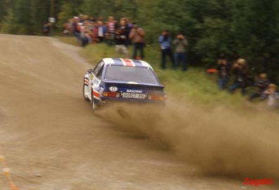 Henri Toivonen - Fred Gallagher
33º 1000 Lakes Rally 1983. Opel Manta 400 (GG-CT 310). Abandonó por daños de motor a causa de una salida de pista en SS39 Kraakkio de 10.51 Km.

Del 26 al 28 de Agosto, Jyväskylä, Finlandia. Superficie: tierra.

El Rally tenia un total de 1461.00 km de los que 472.63 km divididos en 50 tramos eran especiales.

Se inscribieron 180 equipos, tomaron la salida 174, finalizaron 71.@
Palabras clave: Henri_Toivonen;opel;manta;Finlandia;grupo_B;1983