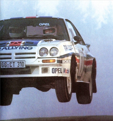 Henri Toivonen - Fred Gallagher
33º 1000 Lakes Rally 1983. Opel Manta 400 (GG-CT 310). Abandonó por daños de motor a causa de una salida de pista en SS39 Kraakkio de 10.51 Km.

Del 26 al 28 de Agosto, Jyväskylä, Finlandia. Superficie: tierra.

El Rally tenia un total de 1461.00 km de los que 472.63 km divididos en 50 tramos eran especiales.

Se inscribieron 180 equipos, tomaron la salida 174, finalizaron 71.@
Palabras clave: Henri_Toivonen;opel;manta;Finlandia;grupo_b;1983
