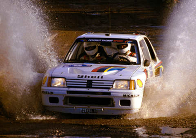 Ari Vatanen - Terry Harryman
33º Lombard RAC Rally 1984. Peugeot 205 T16, (128 FBL 75). Clasificado 1º.

Del 25 al 29 de Noviembre, Chester, Cheshire, Inglaterra, Reino Unido.
Superficie: tierra.

El Rally tenia un total de 3232.00 km de los que 868.54 km divididos en 56 tramos eran especiales.

Se inscribieron 124 equipos, tomaron la salida 119, finalizaron 52.@
Palabras clave: ;Terry_Harryman;Peugeot;Grupo_B;Gran_Bretaña;1984;RAC_Rally